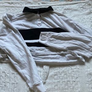 Forever 21 Striped Long Sleeve Crop Top. Size Medium.